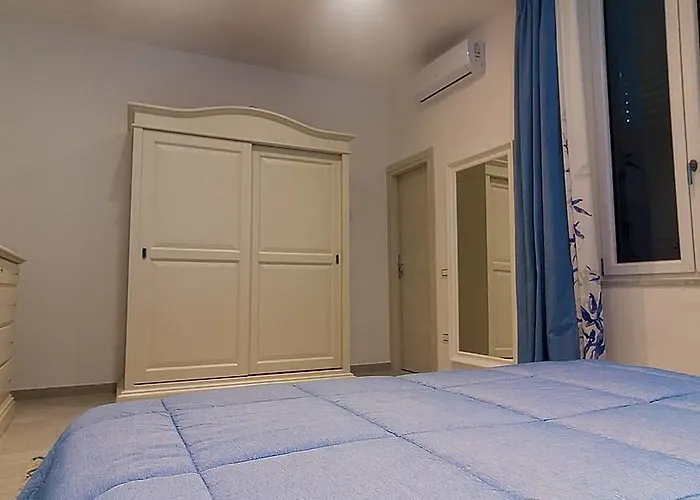 Kallion House *